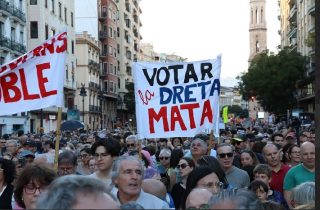 Un any després de la dana tornem a desbordar els carrers de València exigint veritat, justía i reparació. #MazónDimissió